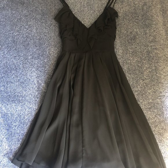 GUESS flared dress w flowy front & crisscross back - Picture 2 of 7